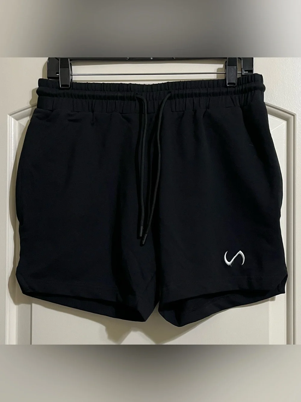 NWT TLF Apparel Men’s Take Life Further 5” Workout Black Shorts Medium Pockets